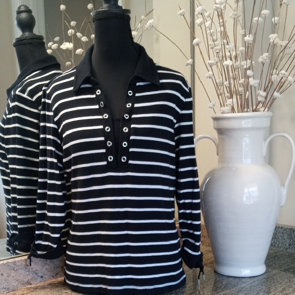 Karen Scott Black & White Striped V-Neck w/Grommet Details Collared Shirt. Med.